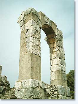 arco_foro.jpg (17294 byte)